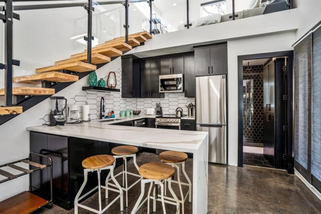 Quantum Tiny Loft At East End Revitalized Houston Buitenkant foto