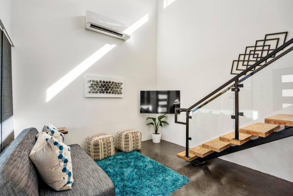 Quantum Tiny Loft At East End Revitalized Houston Buitenkant foto