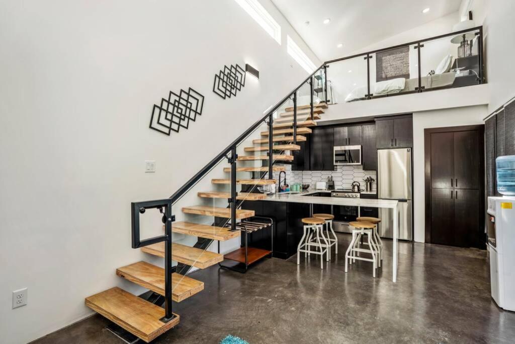 Quantum Tiny Loft At East End Revitalized Houston Buitenkant foto