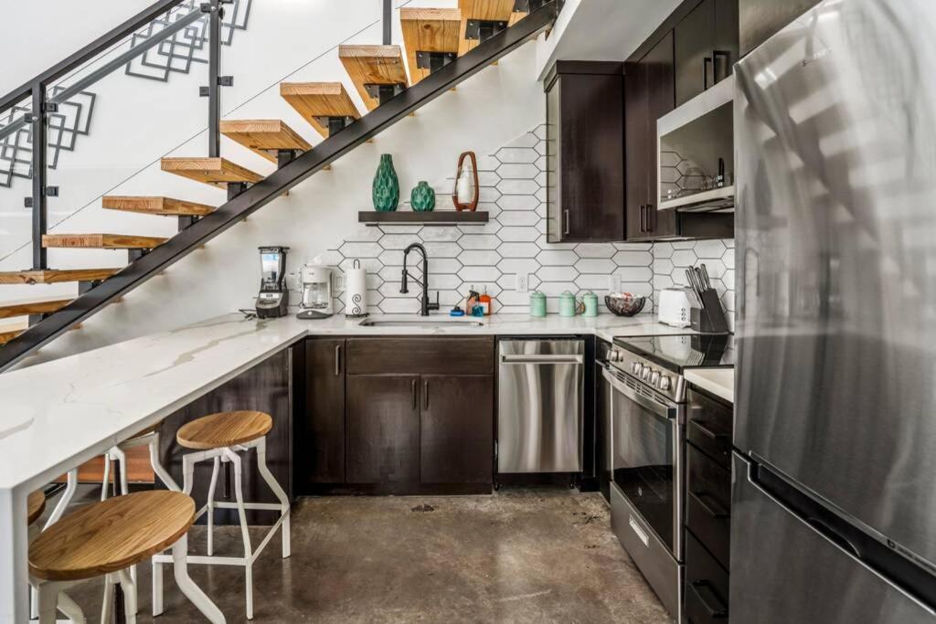 Quantum Tiny Loft At East End Revitalized Houston Buitenkant foto