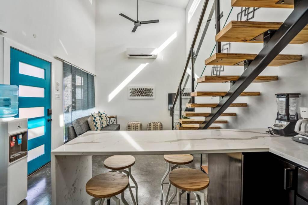 Quantum Tiny Loft At East End Revitalized Houston Buitenkant foto