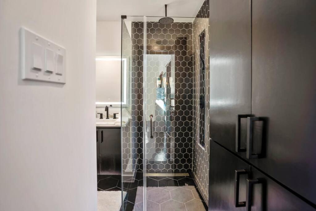 Quantum Tiny Loft At East End Revitalized Houston Buitenkant foto