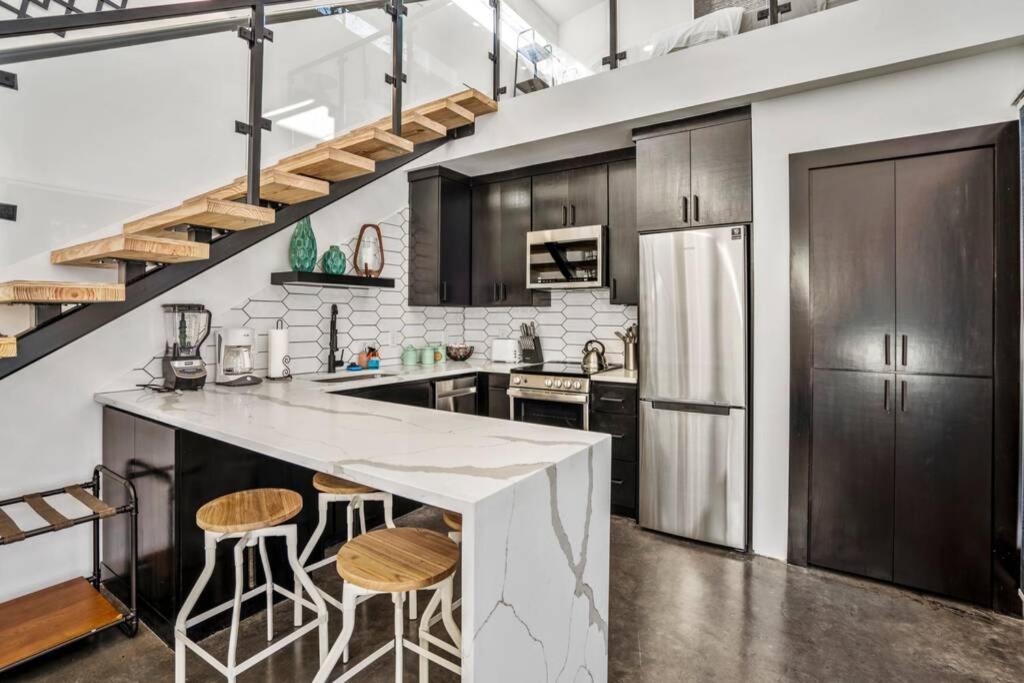 Quantum Tiny Loft At East End Revitalized Houston Buitenkant foto