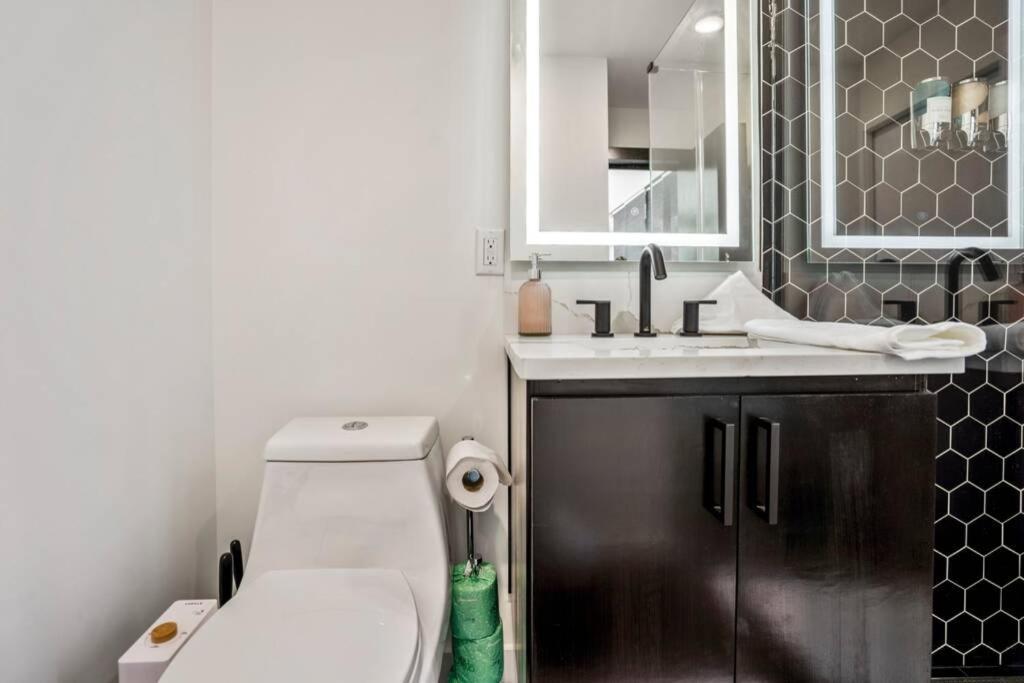 Quantum Tiny Loft At East End Revitalized Houston Buitenkant foto